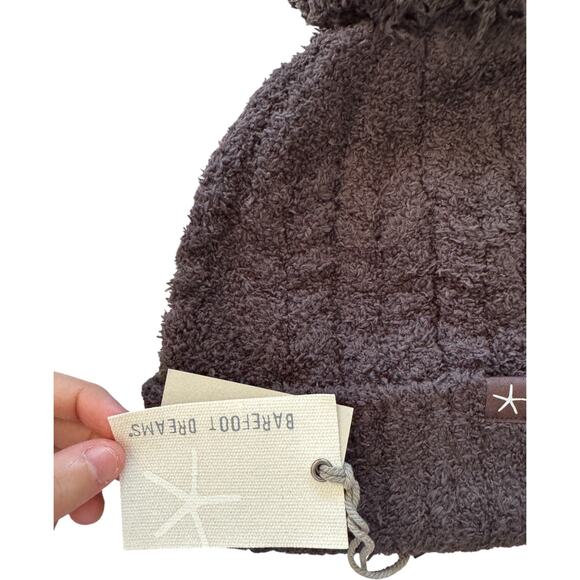 Barefoot Dreams CozyChic Cable Knit Beanie Pom Pom Hat Dark Brown One Size NWT - Picture 2 of 9
